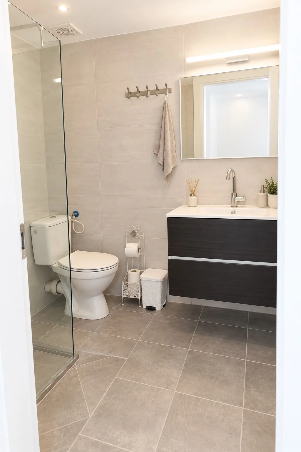 Salle de bain avec douche à l'italienne