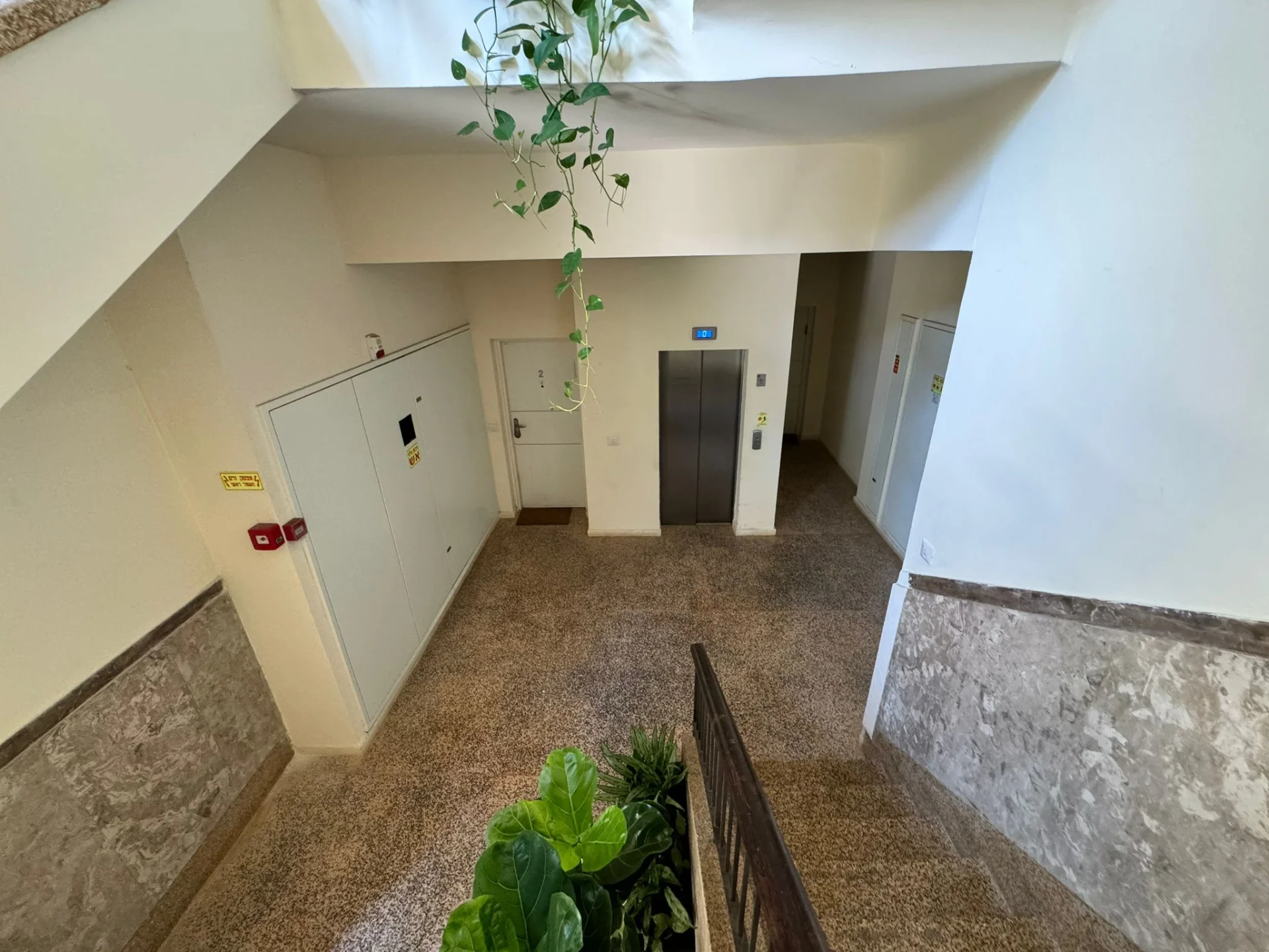 Hall d'entrée vu depuis l'escalier